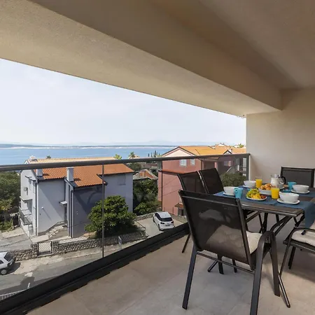 Apartman 3 Bedroom Cozy Apartment In Crikvenica