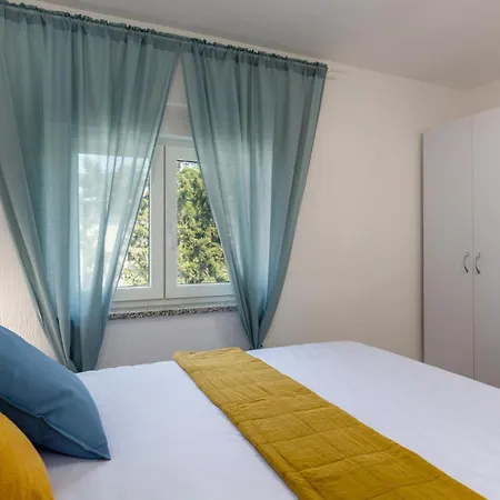 Apartman 3 Bedroom Cozy Apartment In Crikvenica