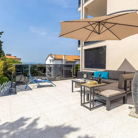 3 Bedroom Cozy Apartment In Crikvenica Crikvenica
