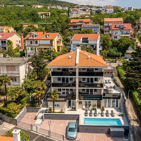 3 Bedroom Cozy Apartment In Crikvenica Crikvenica